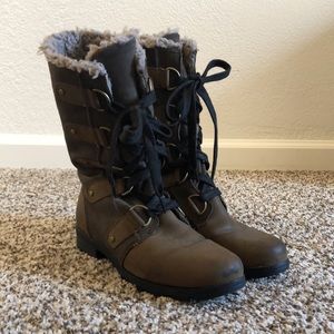Sorel Emelie lace up boot